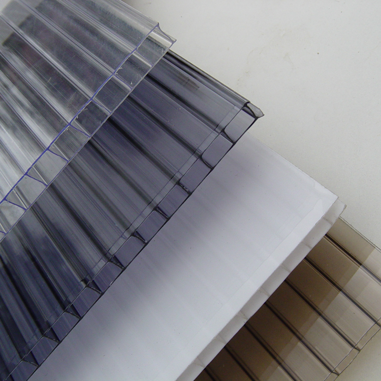 Hoja de techado transparente de PC hueca de doble pared Hojas de policarbonato huecas de fácil limpieza